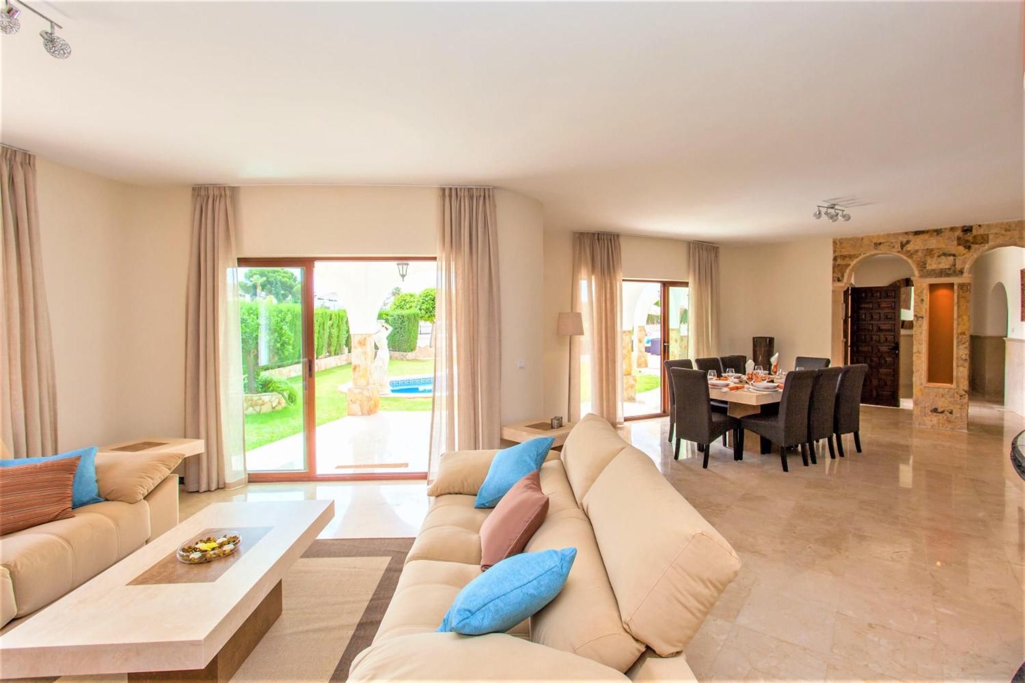 Summer Offers! Fabulous Luxury Villa Near The Beach Sleeps 8 Benalmádena Eksteriør billede