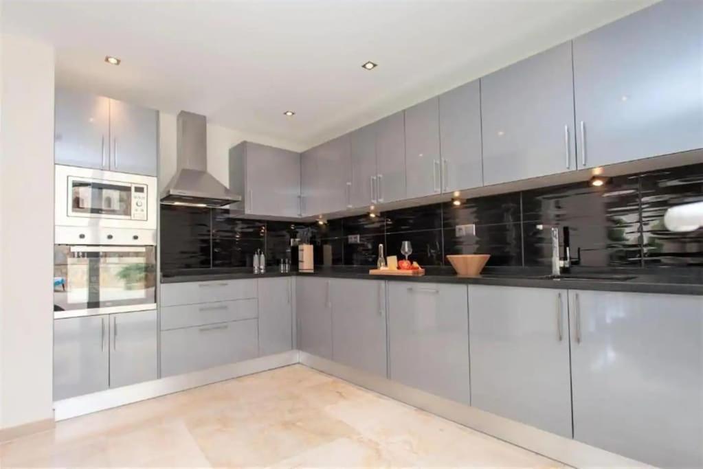 Summer Offers! Fabulous Luxury Villa Near The Beach Sleeps 8 Benalmádena Eksteriør billede