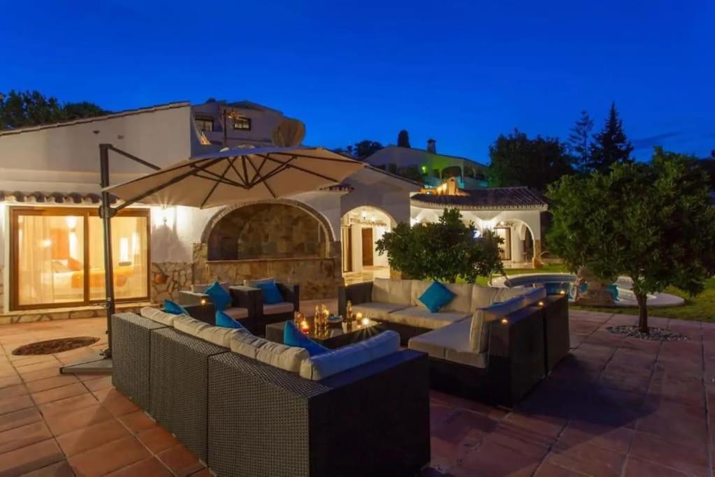 Summer Offers! Fabulous Luxury Villa Near The Beach Sleeps 8 Benalmádena Eksteriør billede