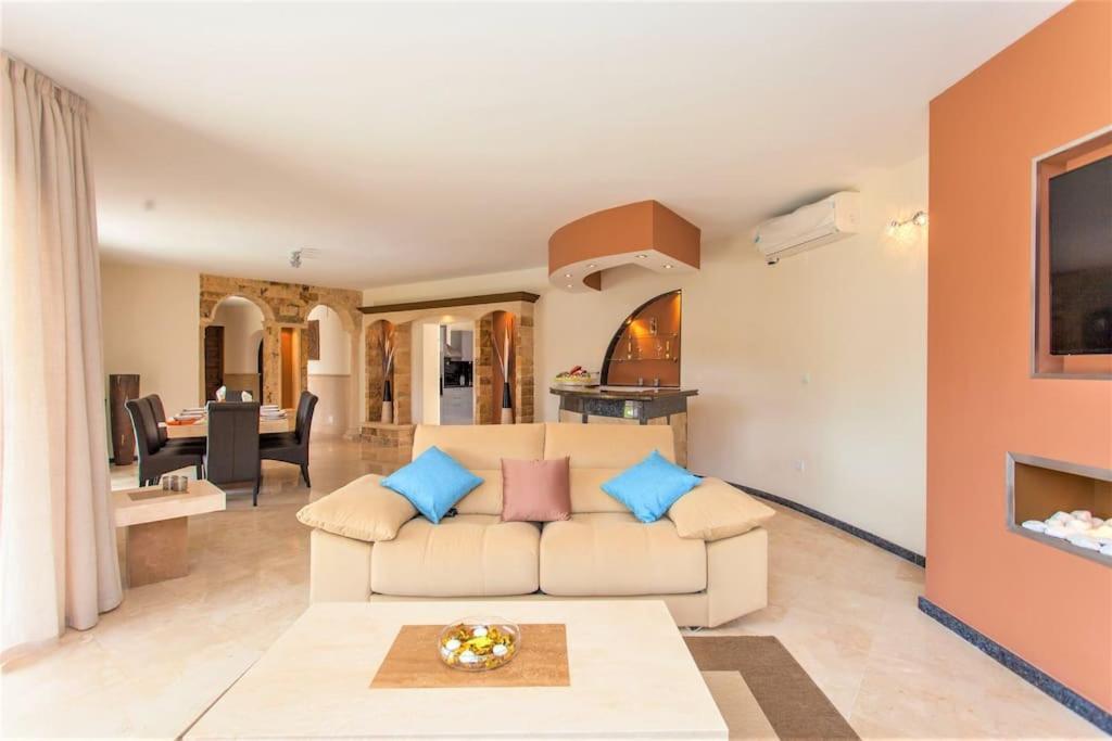 Summer Offers! Fabulous Luxury Villa Near The Beach Sleeps 8 Benalmádena Eksteriør billede